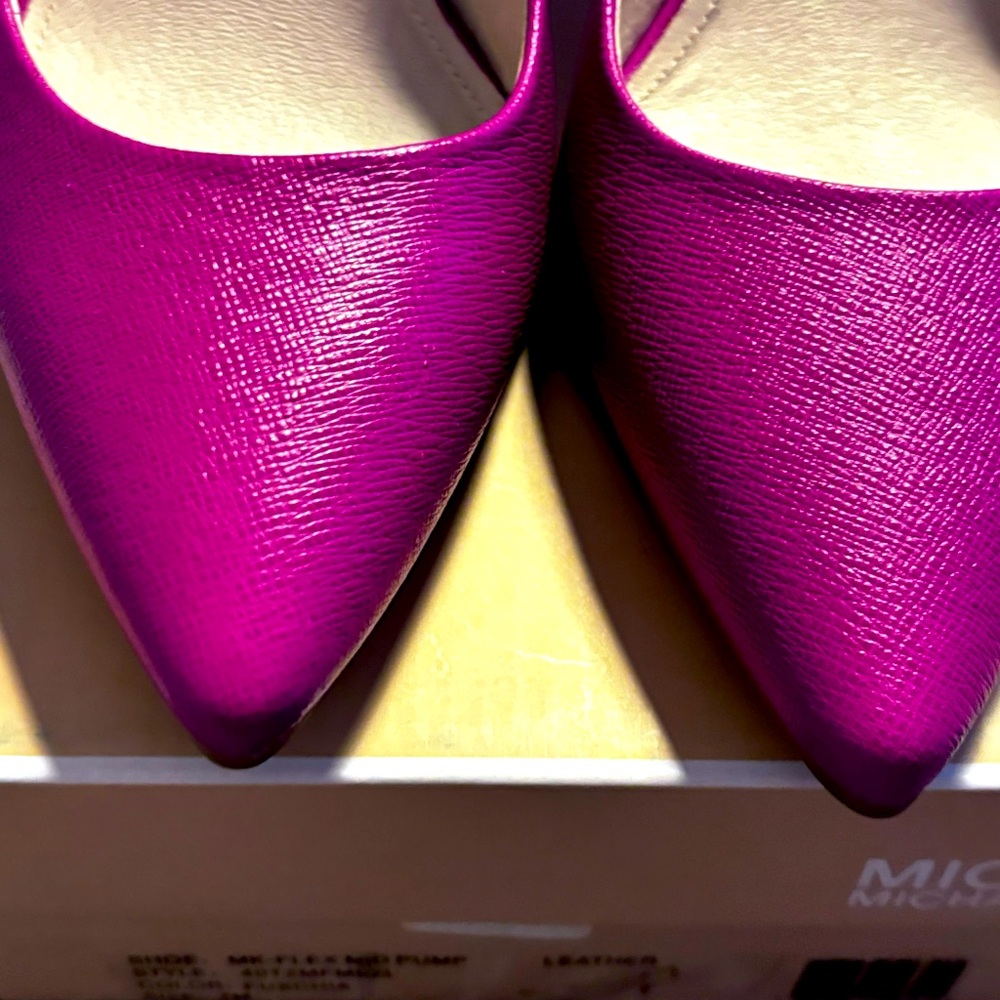 Michael Kors Fuschia heels size 7M - Picture 3 of 7